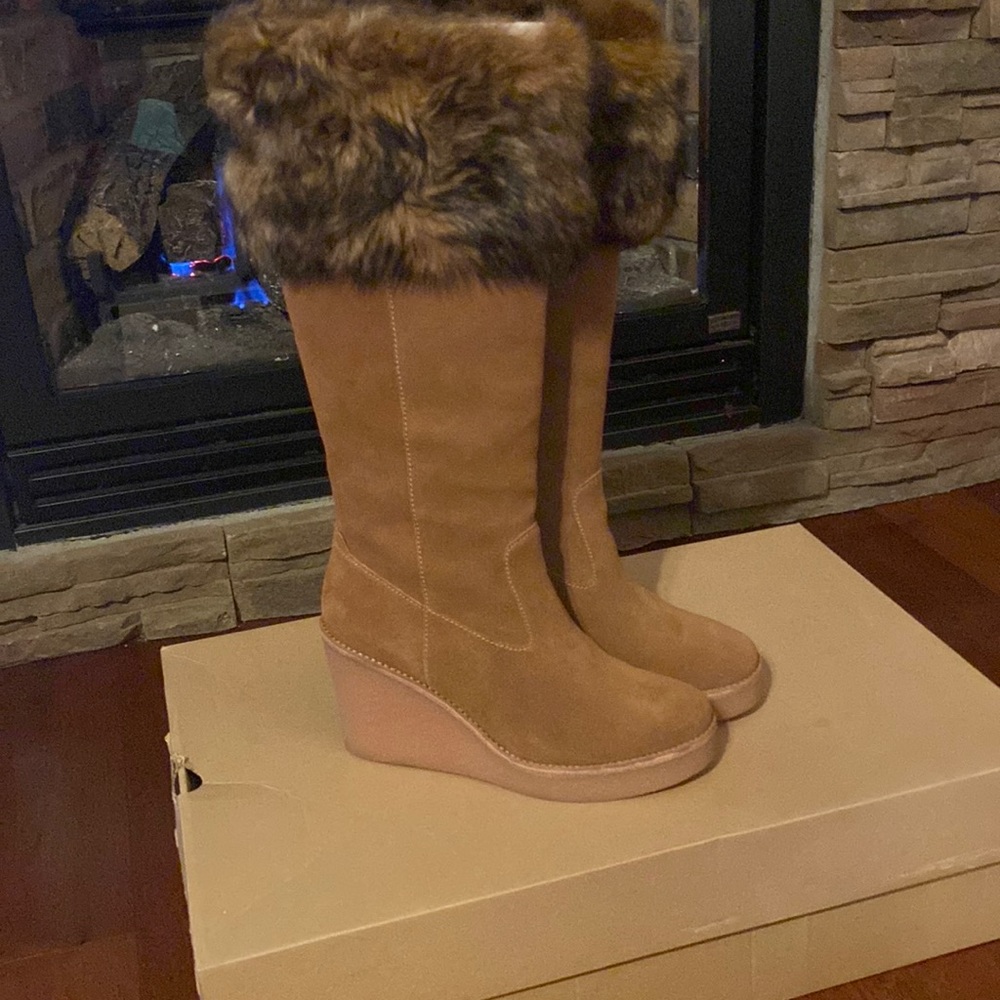 UGG Valberg wedge booties **brand new**